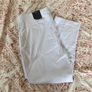 NWT white cropped pants